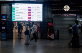 ep archivo   panel de trenes de alta velocidad en la estacion de atocha almudena grandes
