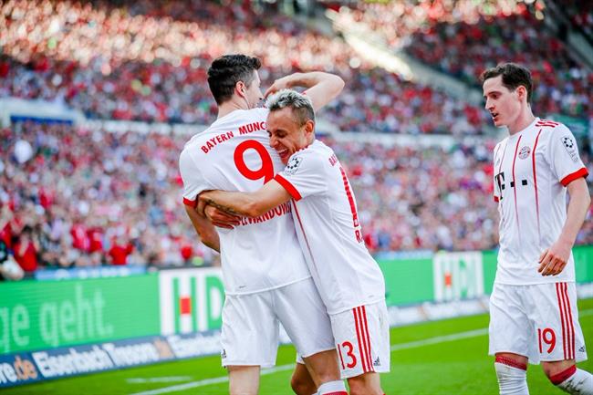 ep bayern munich robert lewandowski rafinha sebastian rudy