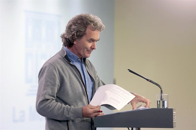 España suma 909 fallecidos, nuevo máximo en un fin de semana desde abril