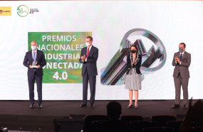 ep el rey felipe vi y la ministra de industria comercio y turismo reyes maroto durante sus ep el rey felipe vi y la ministra de industria comercio y turismo reyes maroto durante sus