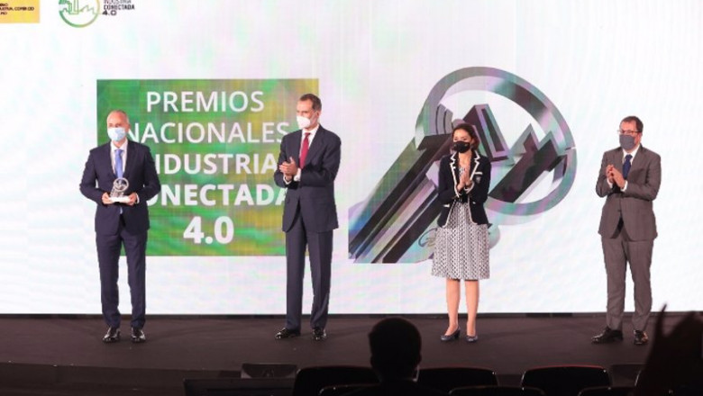 El Rey Felipe VI y la ministra de Industria, Comercio y Turismo, Reyes Maroto, durante sus intervenciones en la segunda edición los Premios Nacionales de la Industria Conectada 4.0. | Ministerio de Industria ep el rey felipe vi y la ministra de industria comercio y turismo reyes maroto durante sus