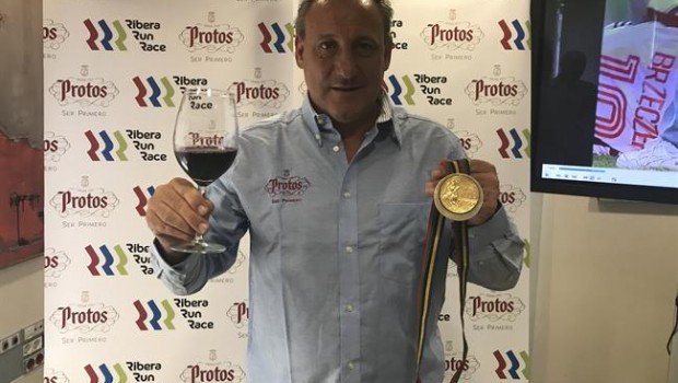 ep fermin cacho brindasu orobarcelona92 25 anos despues