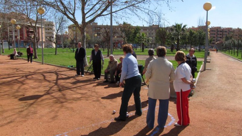 ep jubilados en un parque de cordoba ep jubilados en un parque de cordoba