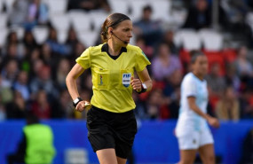 ep la arbitra francesa stephanie frappart durantemundialfrancia 2019