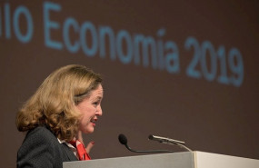 ep la vicepresidenta economica del gobierno nadia calvino interviene en el acto de entrega del