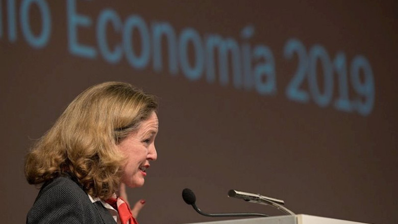 ep la vicepresidenta economica del gobierno nadia calvino interviene en el acto de entrega del