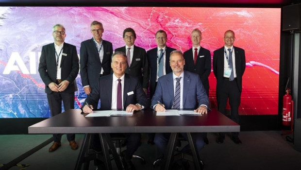 ep michael schoellhorn ceo airbus defence and space and helmut rauch ceo diehl defence sign the