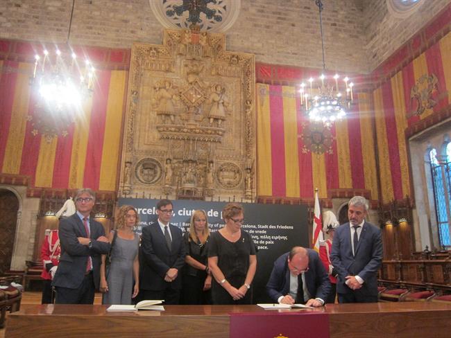 Miquel Iceta firma el libro de condolencias | EUROPA PRESS ep miquel iceta firmalibrocondolencias