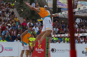 ep pablo herrera y adrian gavira durante un campeonato de espana de voley playa