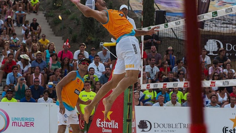 ep pablo herrera y adrian gavira durante un campeonato de espana de voley playa ep pablo herrera y adrian gavira durante un campeonato de espana de voley playa