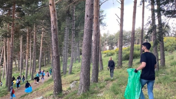 ep paradores se suma a la campana 1m2 contra la basuraleza con 12 puntos de recogida en espana