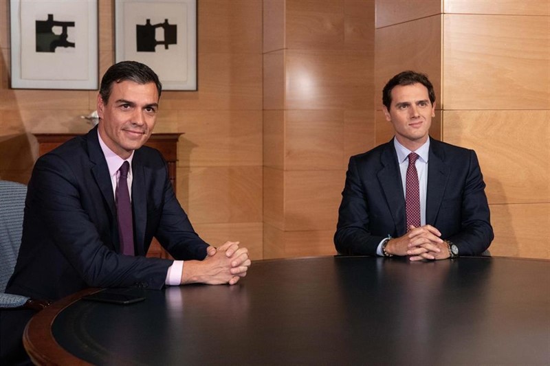 ep pedro sanchez y albert rivera se reunen en el congreso
