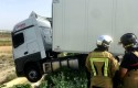 ep rescatadocamioneroestabapuntocaerun taludcinco metro ep rescatadocamioneroestabapuntocaerun taludcinco metro