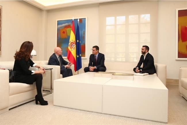 Sánchez recibe en La Moncloa al director del Mobile World Congress | MONCLOA ep sanchez recibela moncloadirectormobile world congress