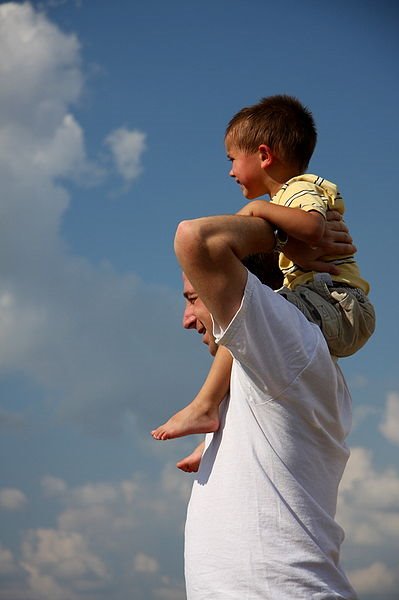 ep un padre con su hijo