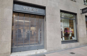ep una tienda cerrada en el barrio de salamanca madrid