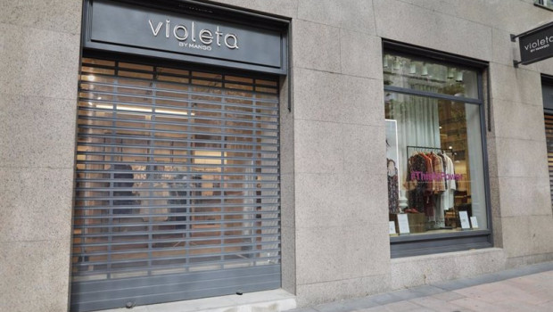 ep una tienda cerrada en el barrio de salamanca madrid