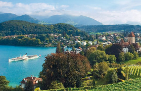 barco de vapor en la baha de spiez 