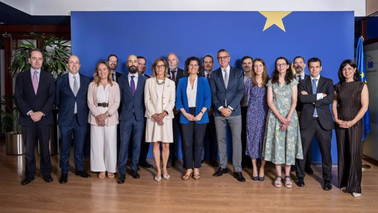 Acto de la firma del acuerdo entre el FEI y las entidades bancarias. | WICHMANN ep acto de la firma del acuerdo entre el fei y las entidades bancarias