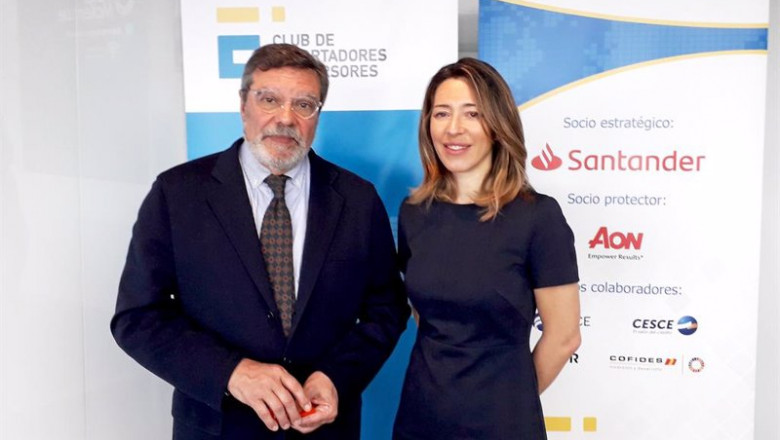 Archivo - El presidente del Club de Exportadores, Antonio Bonet, y la secretaria de Estado, Xiana Méndez, tras una reunión mantenida. | CLUB DE EXPORTADORES - Archivo ep archivo - el presidente del club de exportadores antonio bonet y la secretaria de estado xiana