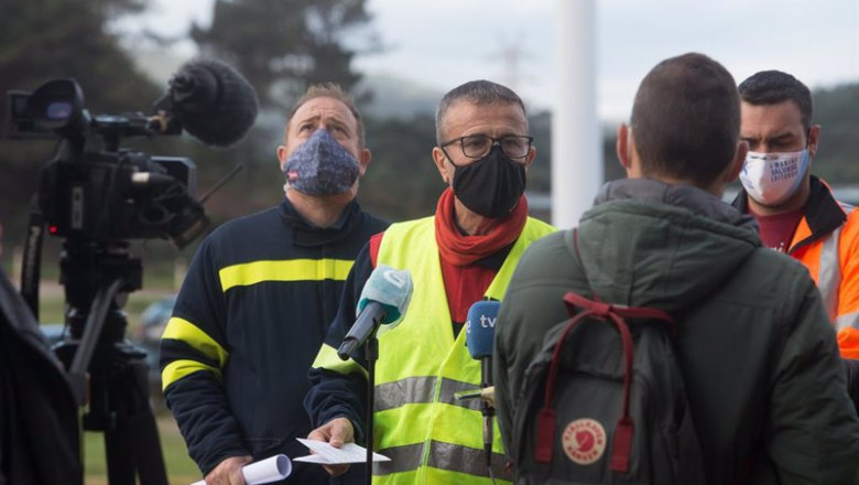 Archivo - El presidente del comité de Alcoa, José Antonio Zan (i), acompañado en una rueda de prensa convocada ante los medios en San Cibrao, en Cervo, Lugo, Galicia, (España), a 9 de noviembre de 2020. En la intervención han ofrecido "paz social" si la e | Carlos Castro - Europa Press - Archivo ep archivo el presidente del comite de alcoa jose antonio zan i acompanado en una rueda de prensa