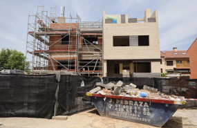 ep archivo   fachadas de viviendas en construccion