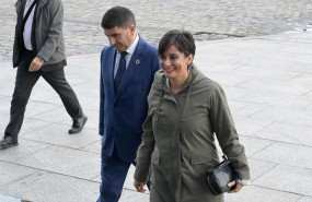 ep archivo   la ministra de vivienda y agenda urbana isabel rodriguez acompanada por el delegado del