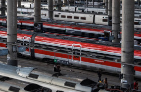 ep archivo   viajeros cogen su tren en la estacion de madrid puerta de atocha almudena grandes