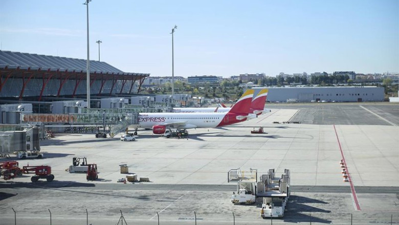 ep aviones en la terminal t4 del aeropuerto adolfo suarez madrid barajas a 30 de marzo de 2026 en