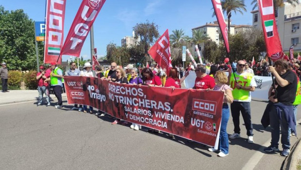 ep cabecera de la manifestacion por el primero de mayo convocada por ccoo y ugt en merida