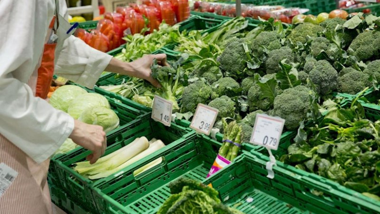 Cajas de plástico con verduras de supermercados | ARECO ep cajas de plastico con verduras de supermercados