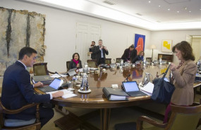 ep celebracion de una reunion extraordinaria del consejo de ministros en primer termino de la imagen