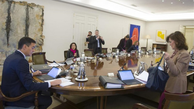 ep celebracion de una reunion extraordinaria del consejo de ministros en primer termino de la imagen