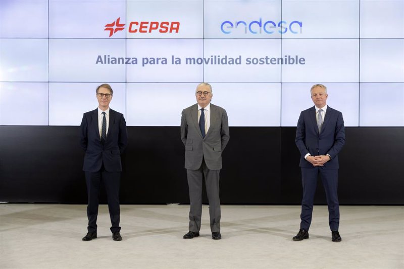 Cepsa y Endesa se alían para acelerar la movilidad eléctrica en España y Portugal