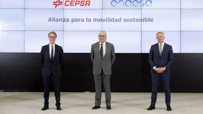 JUAN OLIVARES CAMPS ep de izquierda a derecha el ceo de cepsa philippe boisseau el consejero delegado de endesa jose