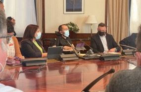 ep el portavoz de unidas podemos pablo echenique en el centro en una reunion mantenida por este