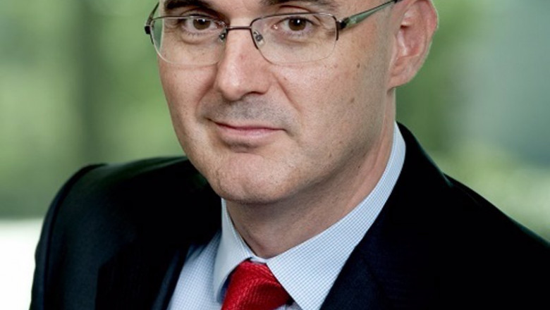 ep finanzas  jose luis de mora santander nuevo presidente de cfa society spain