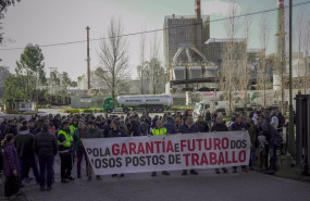 ep huelguistas en una manifestacion durante una jornada de huelga de trabajadores de ence pontevedra