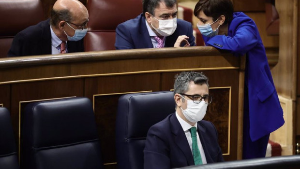 ep i d el diputado del pnv mikel legarda el portavoz del pnv aitor esteban y la ministra portavoz