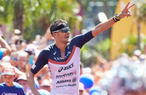 ep jan frodeno saluda tras coronarse campeon de europa de ironman