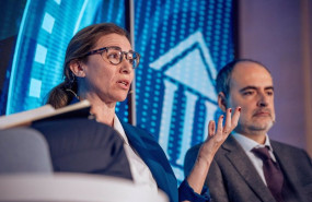 ep la directora general de aeb maria abascal y el director corporativo de servicios asociativos y