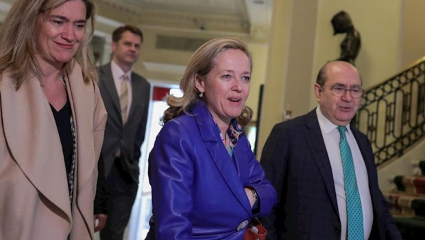 ep la ministra de asuntos economicos y vicepresidenta tercera del gobierno nadia calvino a su