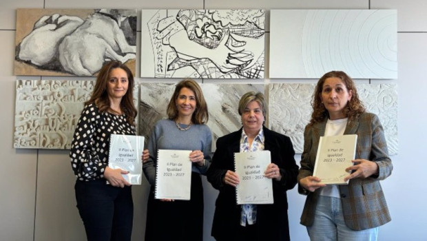 ep la presidenta de paradores raquel sanchez y los representantes que conforman la comision de