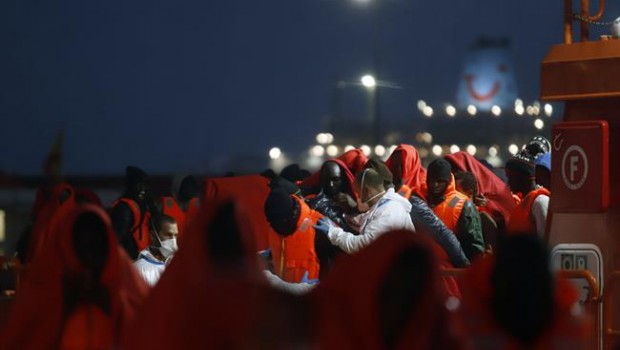 ep lleganpuertomalaga 148 personas rescatadasmaralboran