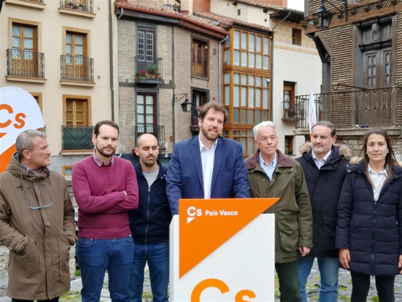 ep luis gordillo en el cierre de campana en vitoria