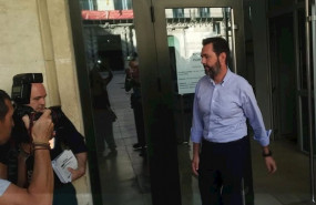 ep miguel lopez sale de la audiencia provincial el pasado dia 30 de septiembre tras presentarse en