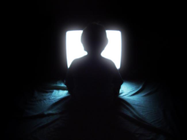 Niño viendo la Televisión | WIKIMEDIA/ AARON ESCOBAR ep nino viendotelevision 20171201120803