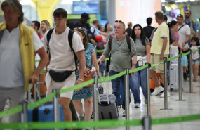 ep numerosas personas en el aeropuerto adolfo suarez madrid barajas a 14 de agosto de 2026 en madrid
