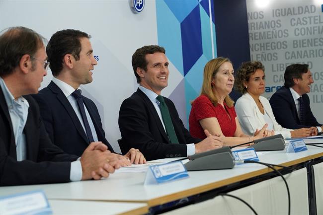 Pablo Casado preside la reunión con parlamentarios que ha convocado en 'Génova' | PP ep pablo casado presidereunionparlamentariosha convocado en genova 20180730195403