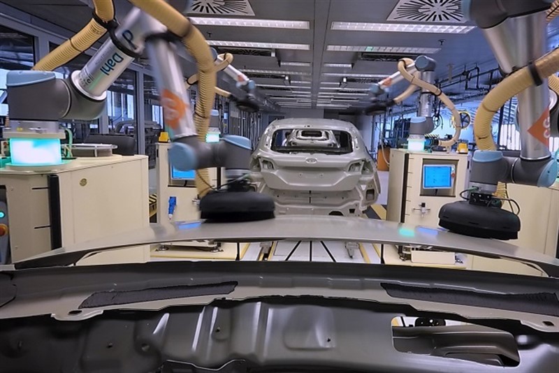 ep robot colaborativo de ford en su factoria de colonia alemania